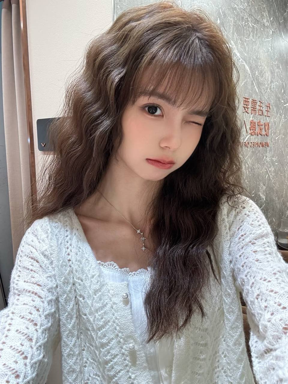 在鄂州包养女大学生的关系中探寻人性的微光与阴影