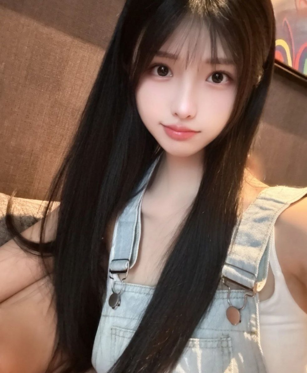 在泉州的午后阳光下，短期包养女伴带来的微妙关系与内心波澜